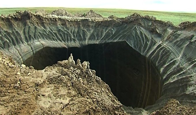 Тайна гигантской воронки на Ямале (4 фото)