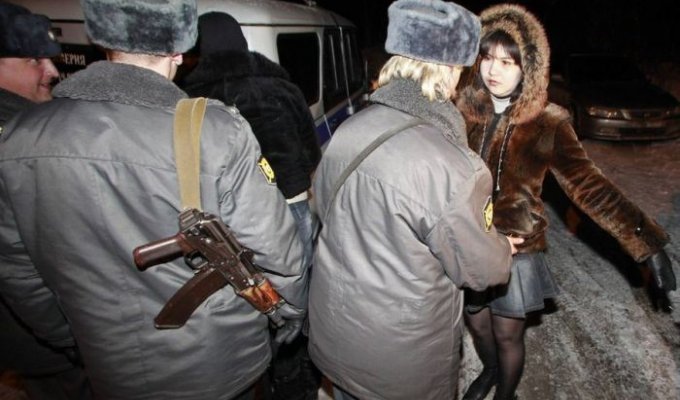 Арест проституток в Красноярске (7 фото)