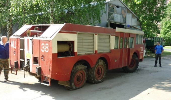 Советско-французский пожарный автомобиль ЗИЛ-Sides VMA-30 (8 фото)