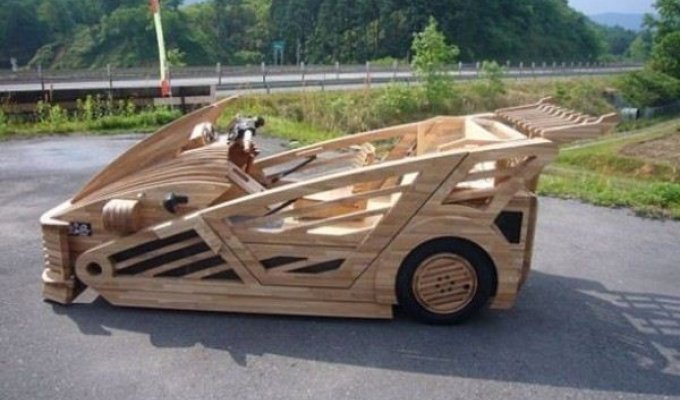 Деревянный автомобиль (7 фото)