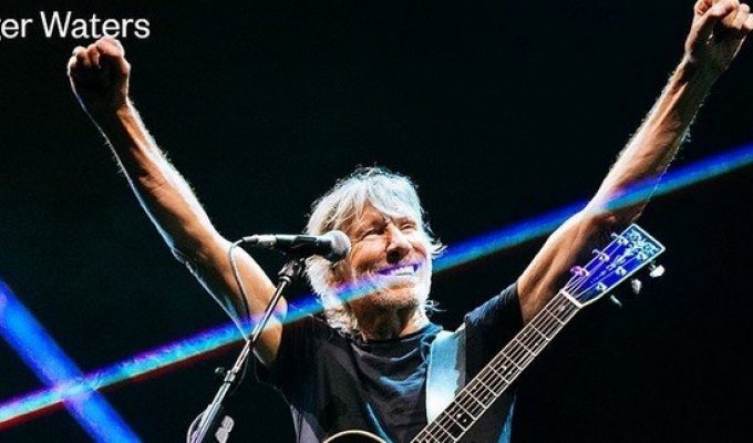 Лидер Pink Floyd Роджер Уотерс послал Марка Цукерберга с его просьбой