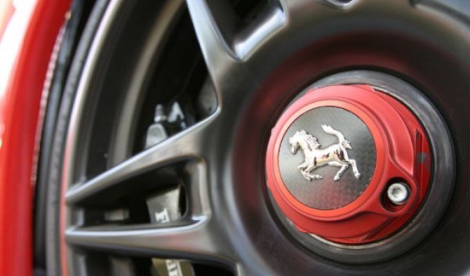  Классные фотографии Ferrari FXX (20 фотографий)