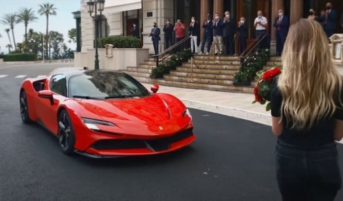 Ремейк культового французского кино: новый гиперкар Ferrari прокатился по улицам Монако (3 фото + 2 видео)