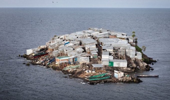 Мгинго – самый густонаселенный остров в мире (9 фото)