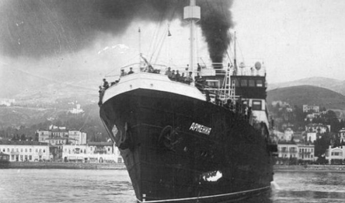 Военные обнаружили в Черном море потопленный немцами теплоход «Армения», на котором людей погибло больше, чем на «Титанике» (3 фото + видео)