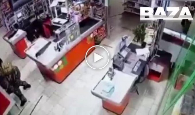 В Подмосковье грабители взорвали банкомат и разнесли полмагазина