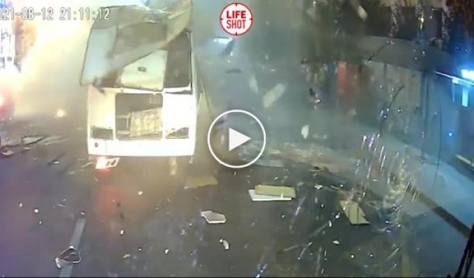 В Воронеже взорвался автобус с пассажирами