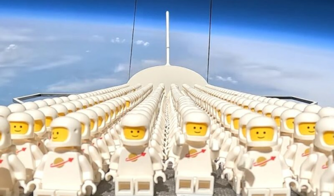 LEGO отправила в стратосферу 1000 «легонавтов» (5 фото + 1 видео)