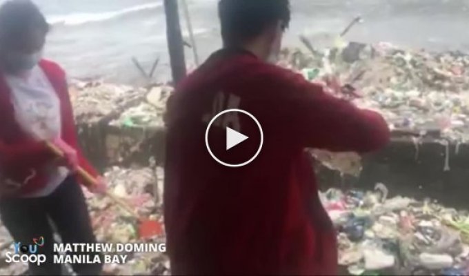 Гигантская волна мусора чуть не накрыла волонтеров на Филиппинах