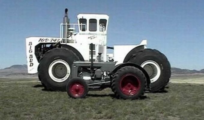Big Bud - самый большой сельскохозяйственный трактор (12 фото + 2 видео)