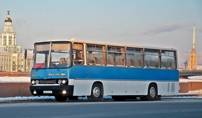 Иномарка для советских граждан: тест-драйв автобуса Икарус-256 (20 фото)