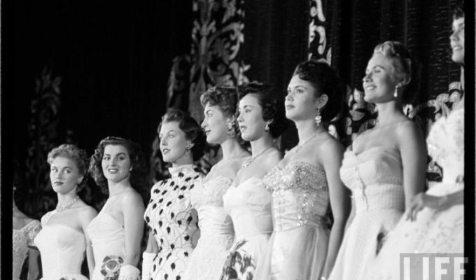 Мисс Вселенная 1953 (20 фотографии)