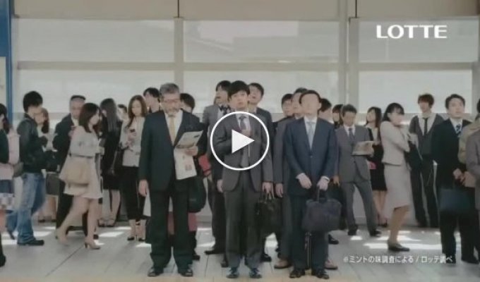 Милая японская реклама жвачки, которая граничит с безумием