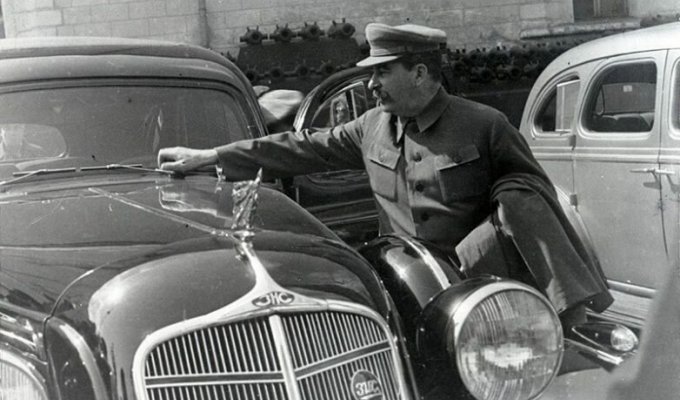 Личный бронеавтомобиль Сталина: жизнь после смерти (9 фото)
