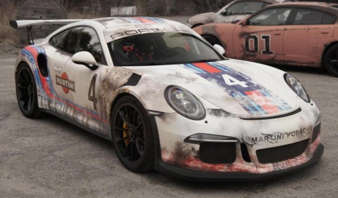 Владелец специально состарил свой новенький Porsche 911 GT3 RS (11 фото)