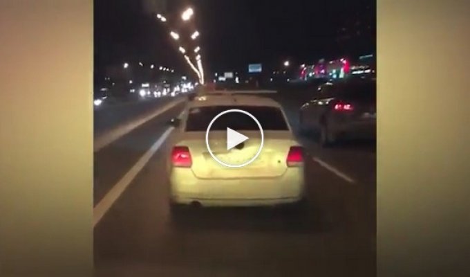 В Москве водитель не пропускал скорую помощь (маты)
