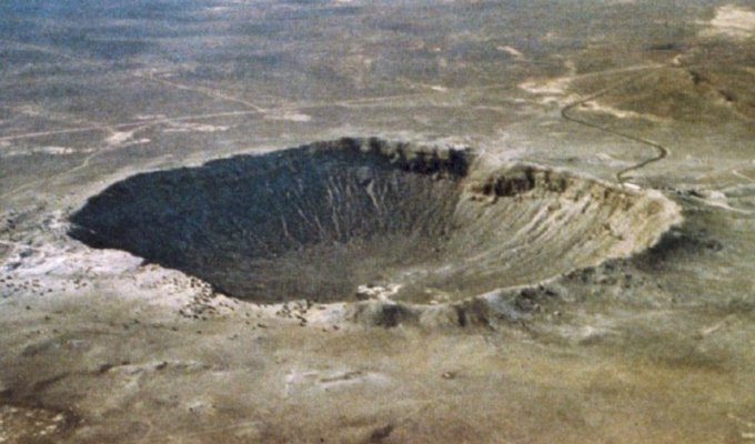 Крупнейшие метеоритные удары в истории (10 фото)