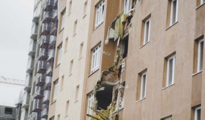 В Кемерово упал башенный кран (6 фото + видео)