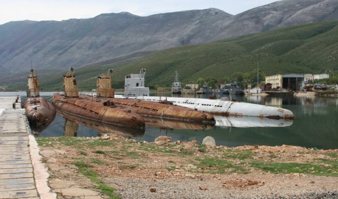 Заброшенные подводные лодки (25 фото)