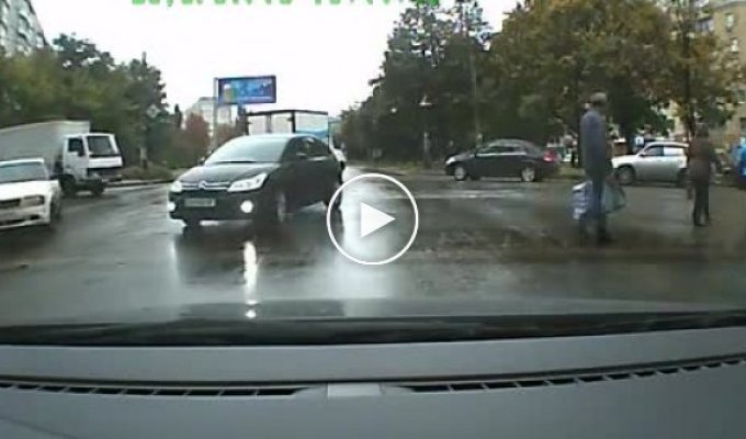 В Харькове сбили девочку на пешеходном переходе (1:05)
