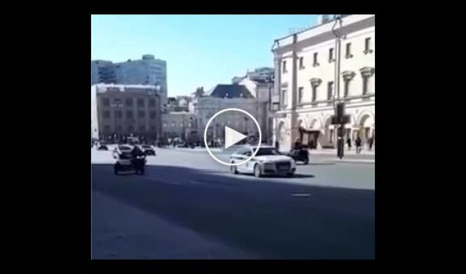 Кортеж президента Казахстана Касым-Жомарта Токаева на улицах Москвы