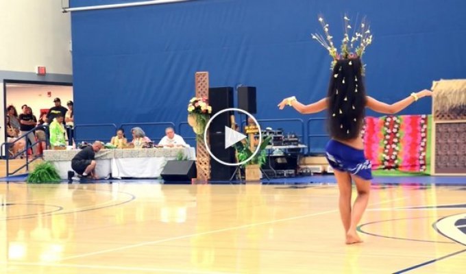 Виртуозное исполнение таитянского танца