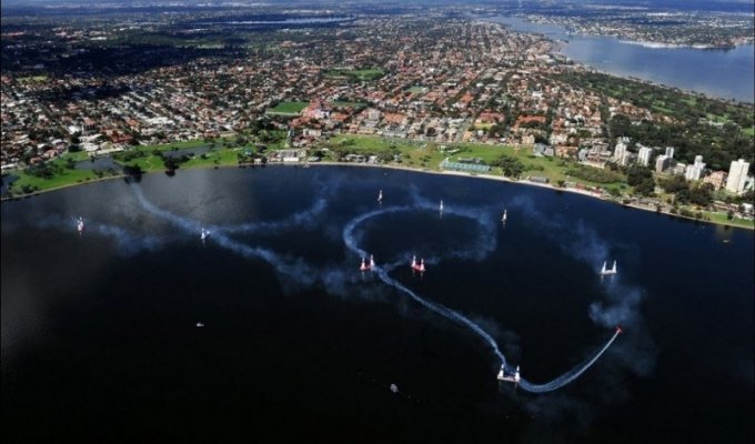 Авиагонки “Red Bull Air Race” в Австралии (36 фото + 4 видео)