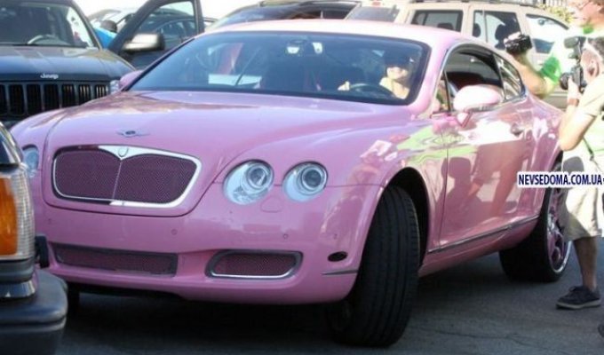 Розовый Bentley Пэрис Хилтон (5 фото)