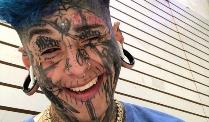 Маурисио Мандоза - "Мексиканский дьявол", сделавший 160 татуировок (10 фото)