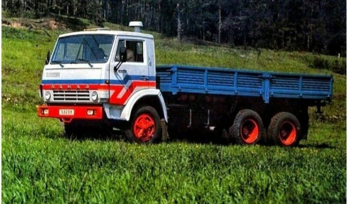 Легендарный КАМАЗ-5320 — первый грузовик «КАМАЗа» (8 фото)