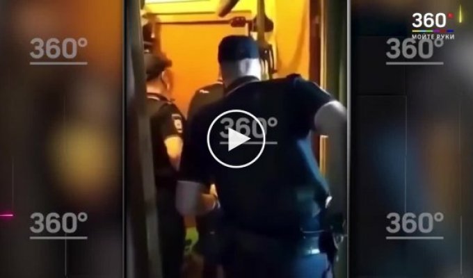 В Москве неадекватный бугай напал на полицейских при задержании