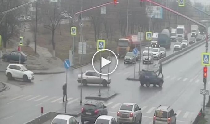 В Волгограде бешеная бетономешалка с отказавшими тормозами