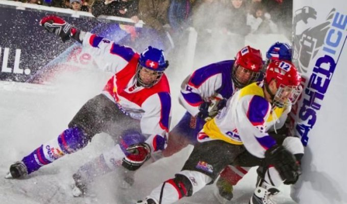 Red Bull Crashed Ice 2010 (27 фотографий)