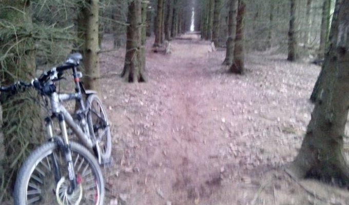 "Ловушка" для велосипедистов на горной дороге (4 фото)