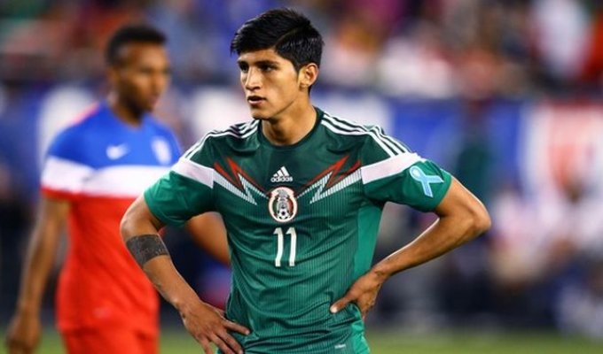 Мексиканский футболист Алан Пулидо смог самостоятельно спастись от похитителей (3 фото)