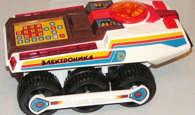 Легендарные игрушки в СССР, способные увлечь на несколько часов даже взрослых (9 фото)