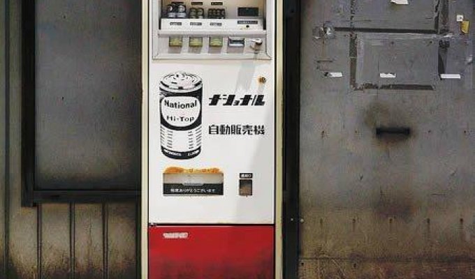 Очень экстравагантные продажные автоматы (18 фото)