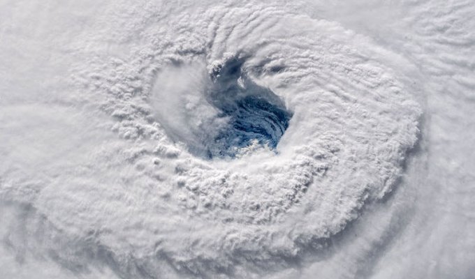 Ураган «Флоренс»: вид из космоса (9 фото)