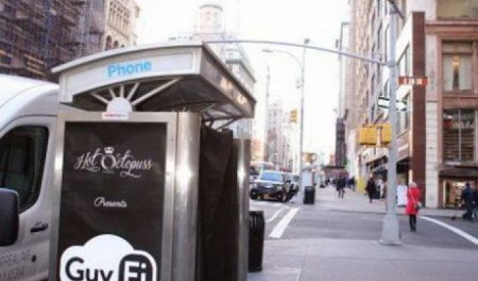 В центре Нью-Йорка установили кабинку для мастурбации (3 фото)