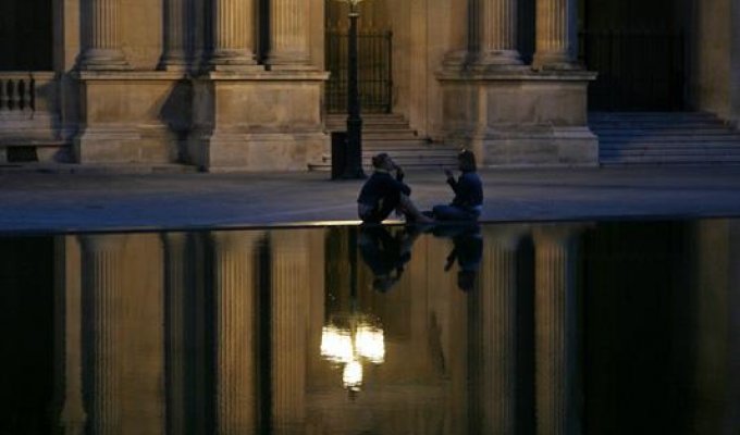 Лувр — один из крупнейших художественных музеев мира (28 фото)