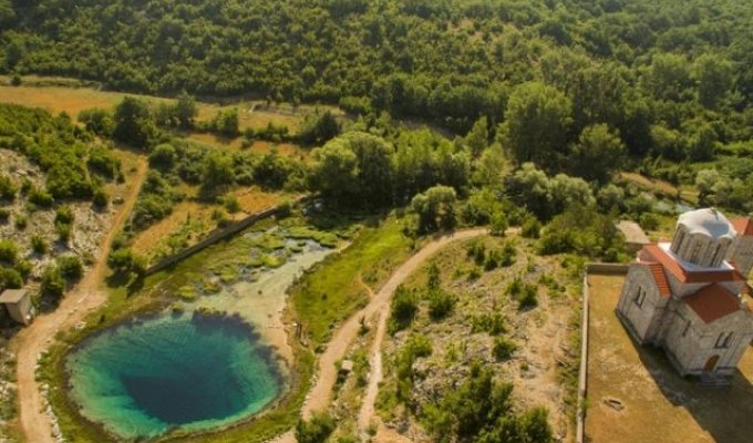 Исток реки Цетины в Хорватии (3 фото)