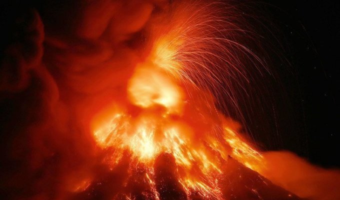 Извержение вулкана Майон на Филиппинах (21 фото)