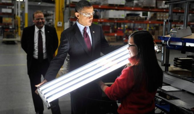 Барак Обама посещает предприятия Висконсина (9 фото)