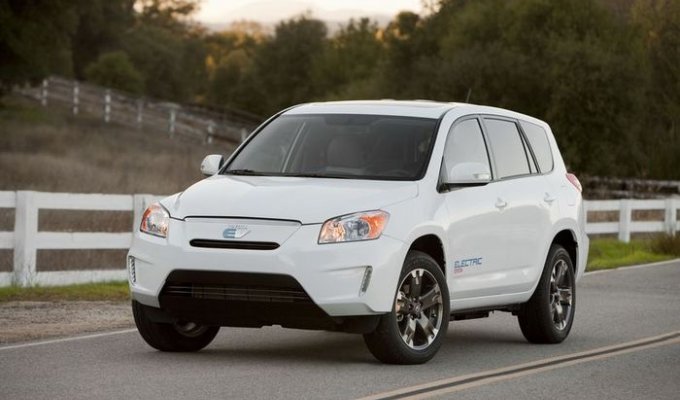 Toyota объявила о выходе нового гибридного RAV4 EV (36 фото + видео)