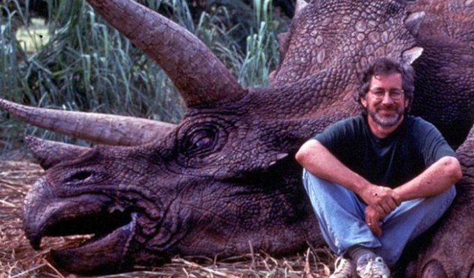 Стивена Спилберга обвинили в убийстве редких животных (3 фото)