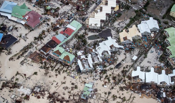 Последствия урагана Ирма на острове Сен-Мартен (23 фото)