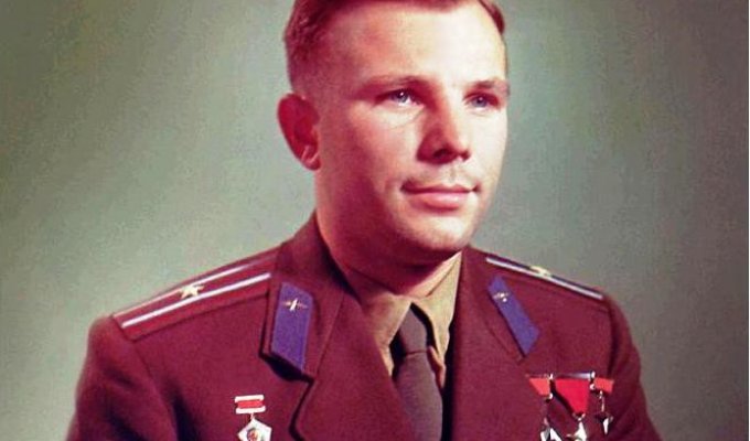 Юрий Алексеевич Гагарин – первый космонавт (22 фото)