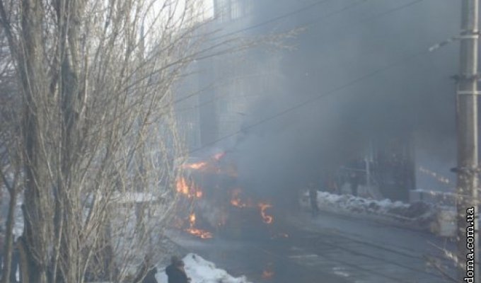 Сгорел трамвай на Фрунзе (7 фото)