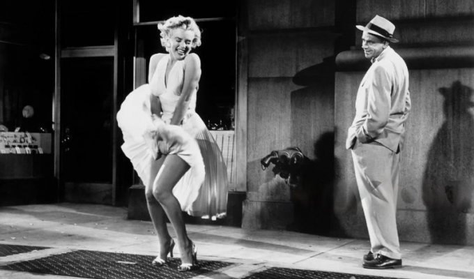 Заглянуть под юбку Мэрилин Монро: легендарные фото, из-за которых развалился брак знаменитой актрисы (9 фото)
