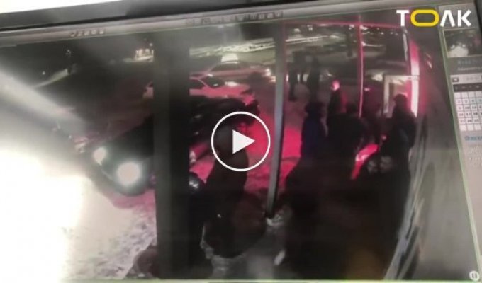 Привет из девяностых в Бийске мужчину избили и увезли в багажнике